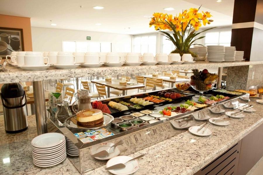  Serras Hotel