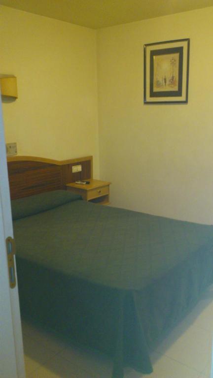 Guesthouse Hostal Juanito, Móstoles, Spain - Booking.com