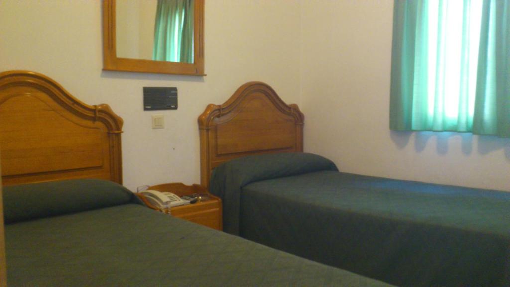 Guesthouse Hostal Juanito, Móstoles, Spain - Booking.com