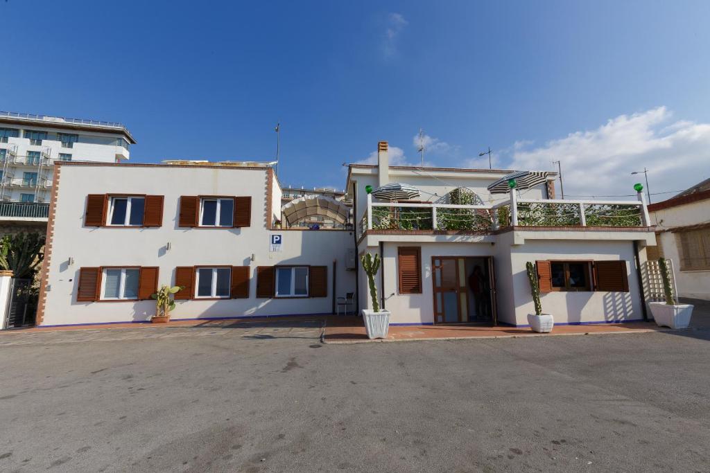 Beach Hotel 14Leoni b&b - Triple Room With View