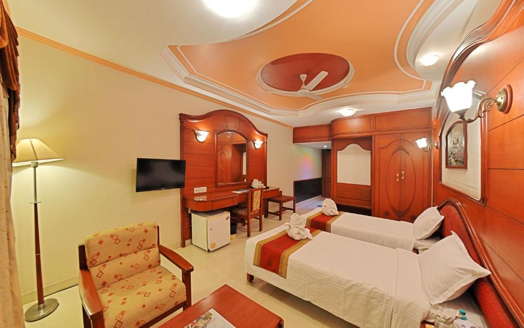 Hotel Gnanam - Junior Suite
