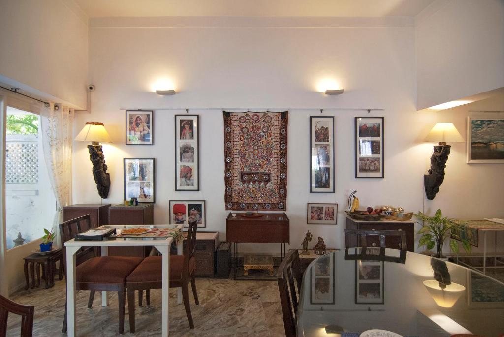 Posezení v ubytování Haveli Hauz Khas