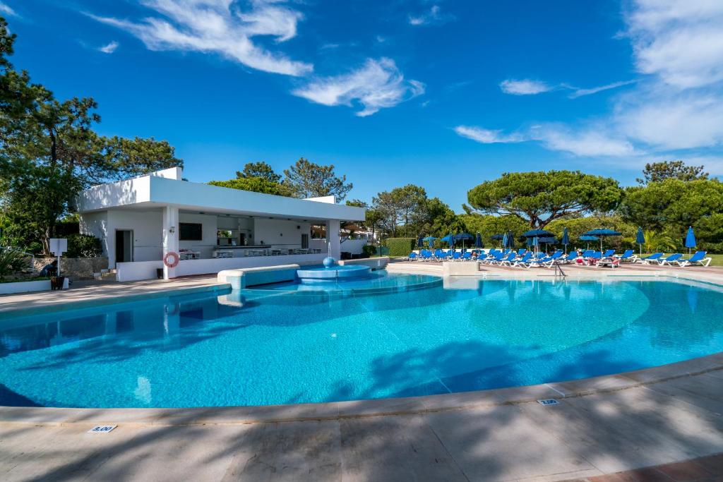 キンタ・ド・ラーゴにあるBmyGuest - Quinta do Lago Terrace Apartment Iのギャラリーの写真