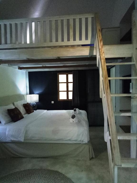 Blue Garden Yogyakarta - Sala Familiar Con Vista Al Jardín