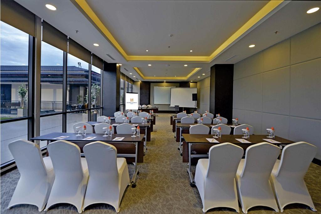 Posezení v ubytování Lombok Astoria Hotel