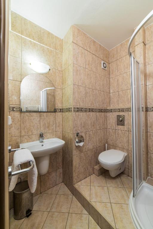 Koupelna v ubytování Valašský Hotel a Pivní lázně OGAR
