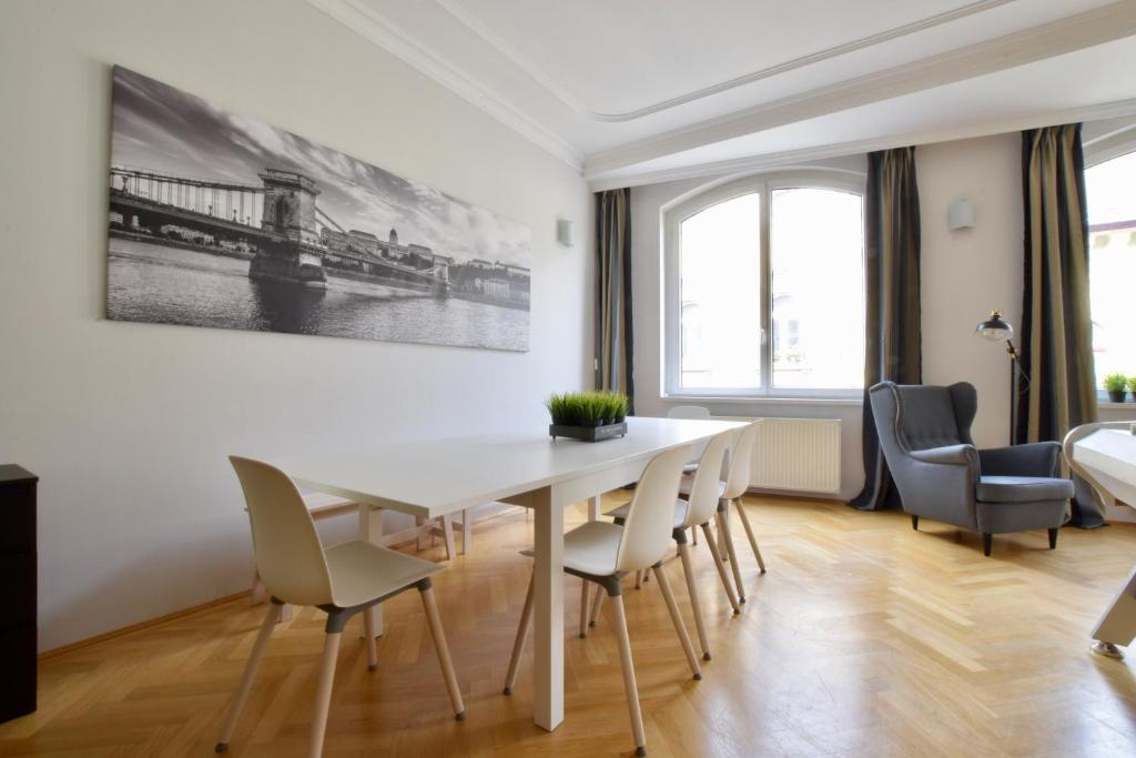 Posedenie v ubytovaní Standerd Apartment by Hi5 - Lovag Family Suites
