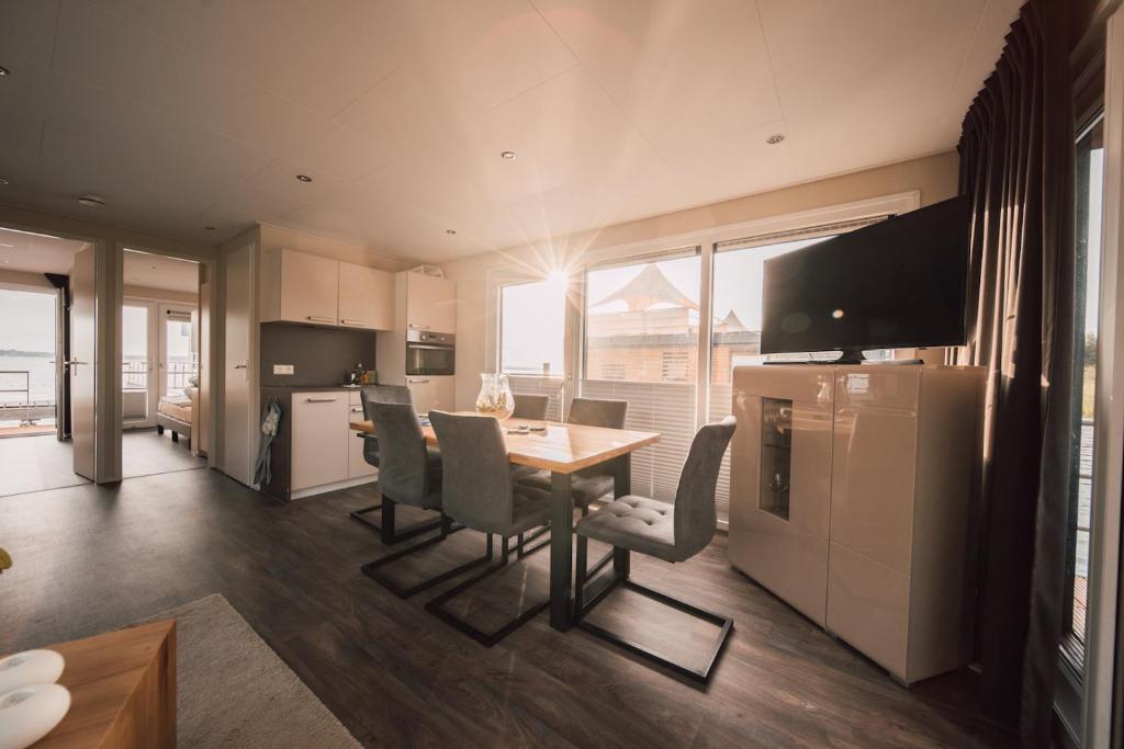 Goitzsche Resort - Barco De La Casa - Mi Olle