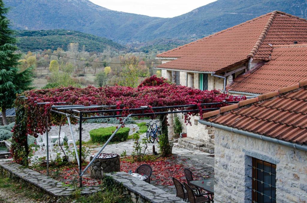Nespecifikovaný výhled na hory nebo výhled na hory při pohledu z aparthotelu