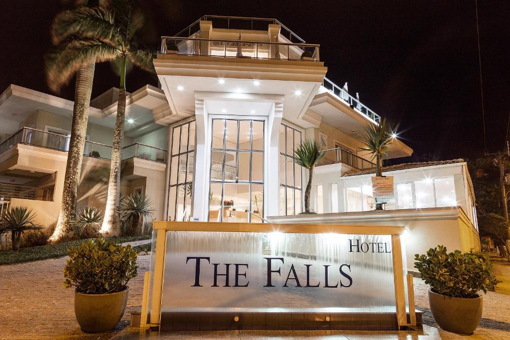  The Falls Hotel