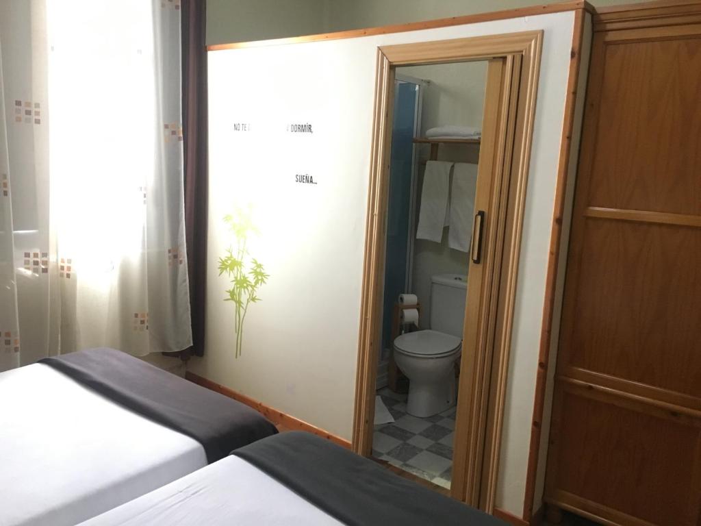 Koupelna v ubytování Pensión Leyre