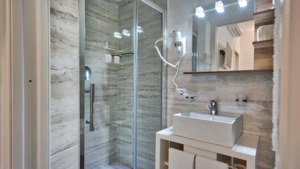 Koupelna v ubytování Smart Suite & Apartments