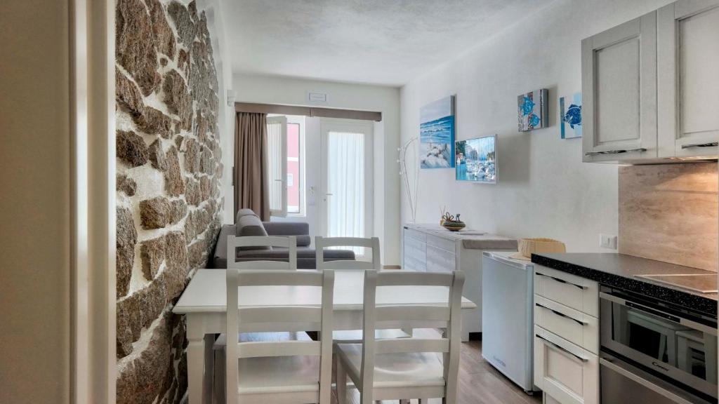 Kuchyň nebo kuchyňský kout v ubytování Smart Suite & Apartments