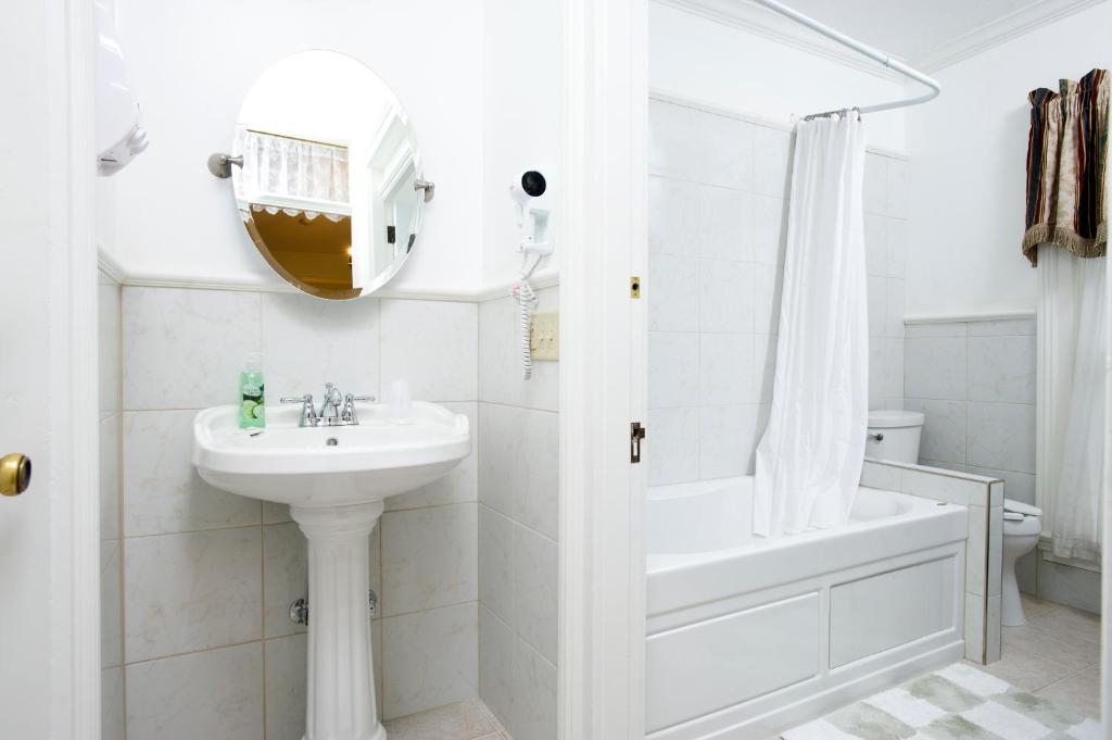 Historic Sion Bass Guest House - Chambre Double Avec Salle De Bain Privée