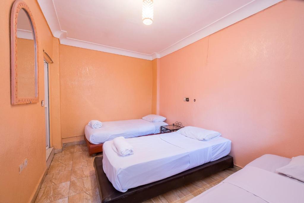 Hotel Central Palace - Driepersoonskamer Met Eigen Badkamer