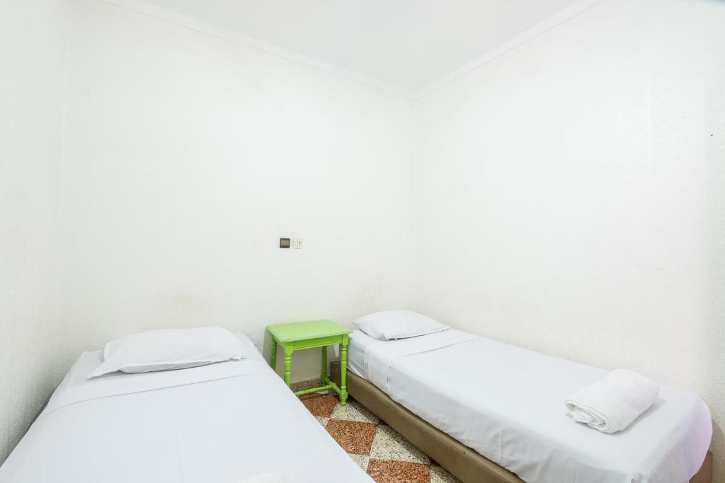 Hotel Central Palace - Twin Room With Shared Bathroom