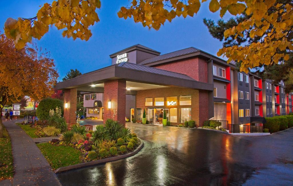 a building on a street in front of a building at Silver Cloud Hotel - Seattle University of Washington District in Seattle