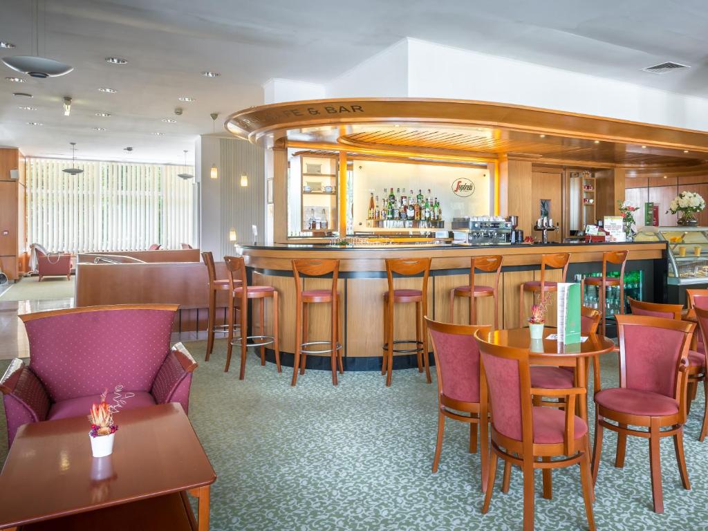 Lounge nebo bar v ubytování Ensana Sovata