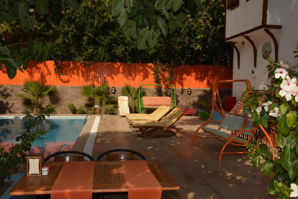 Bazén v ubytování Kaliptus Hotel nebo v jeho okolí