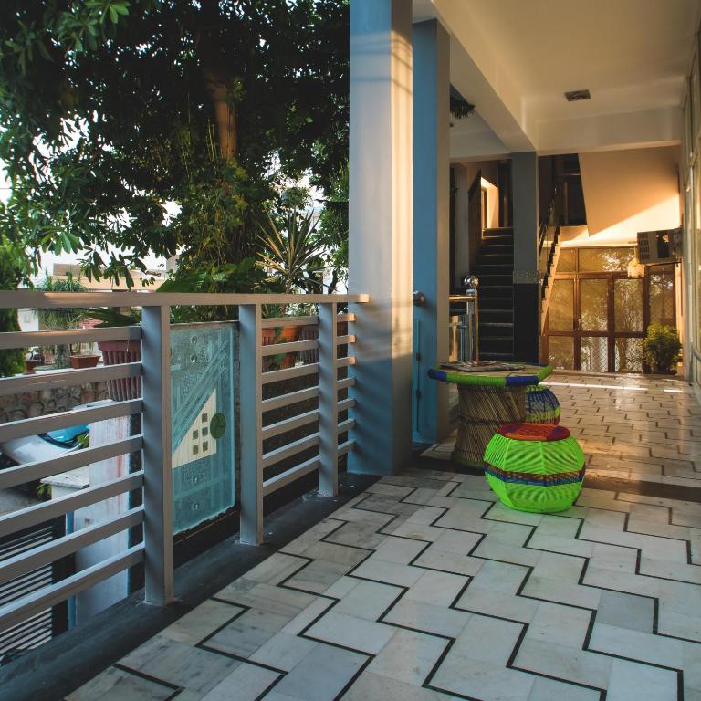 Un balcón o terraza en Le Fort Homestay