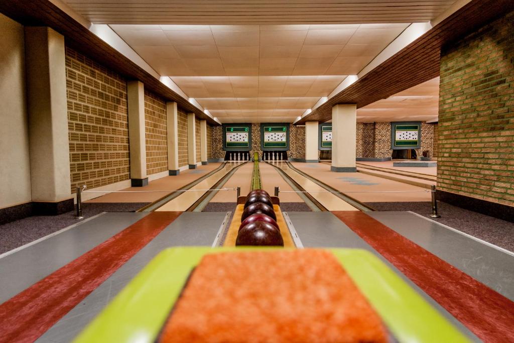 Biliár nebo kulečník v ubytování Hotel Zum Märchenwald