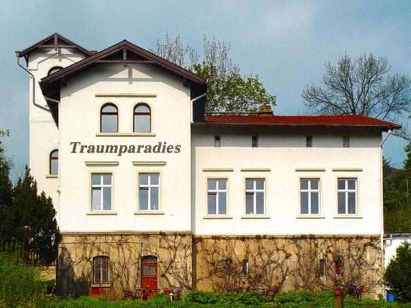 Budova, kde se aparthotel nachází