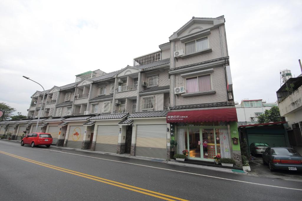 a building on the side of a city street at Ali Ba Ba B&amp;B in Hualien City