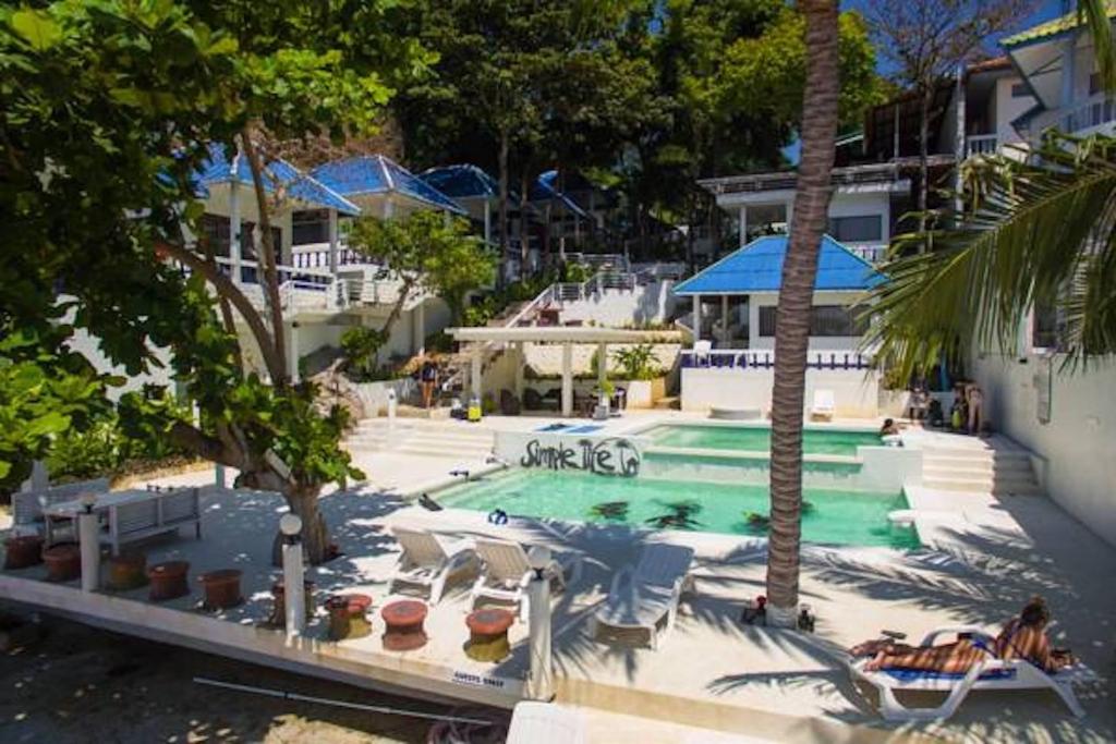 Bazén v ubytování Simple Life Talay & Divers Resort nebo v jeho okolí