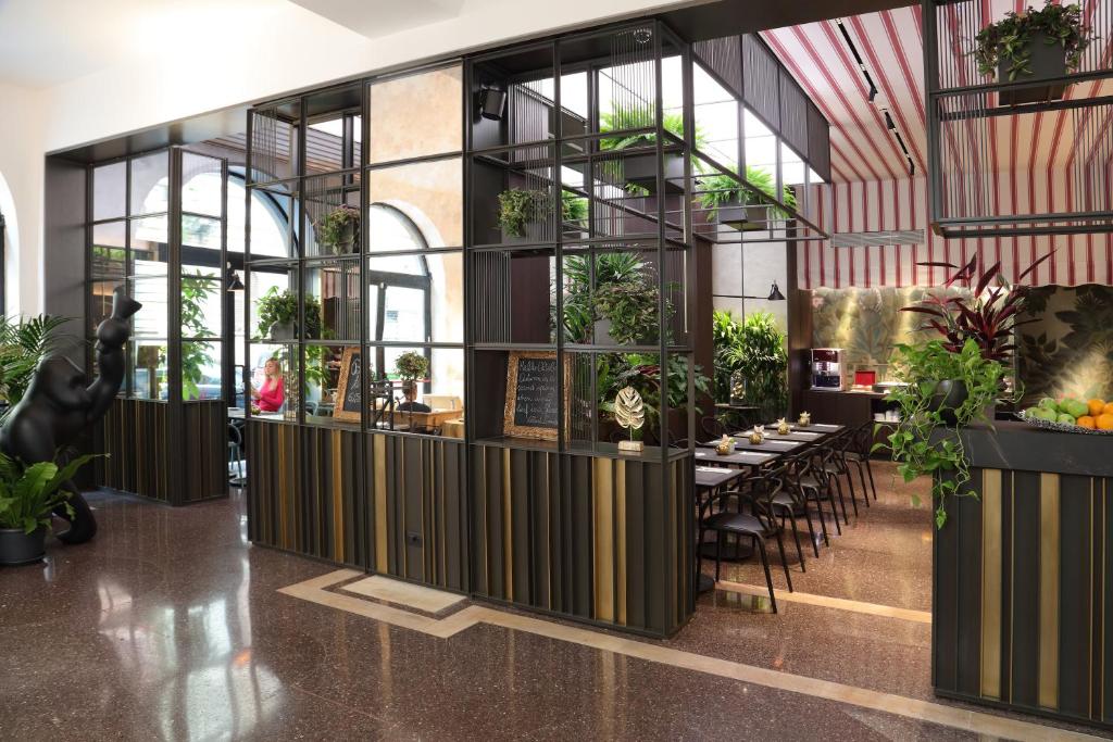 Restaurace v ubytování Hotel Sanpi Milano