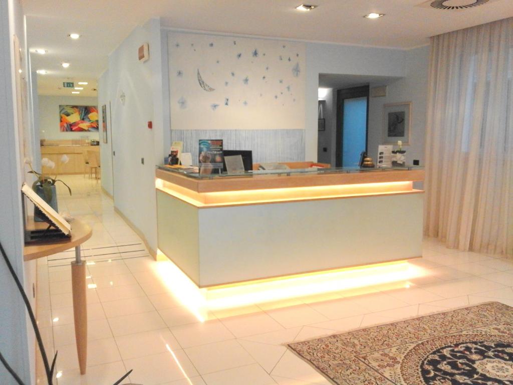 The lobby or reception area at Hotel Chiaraluna