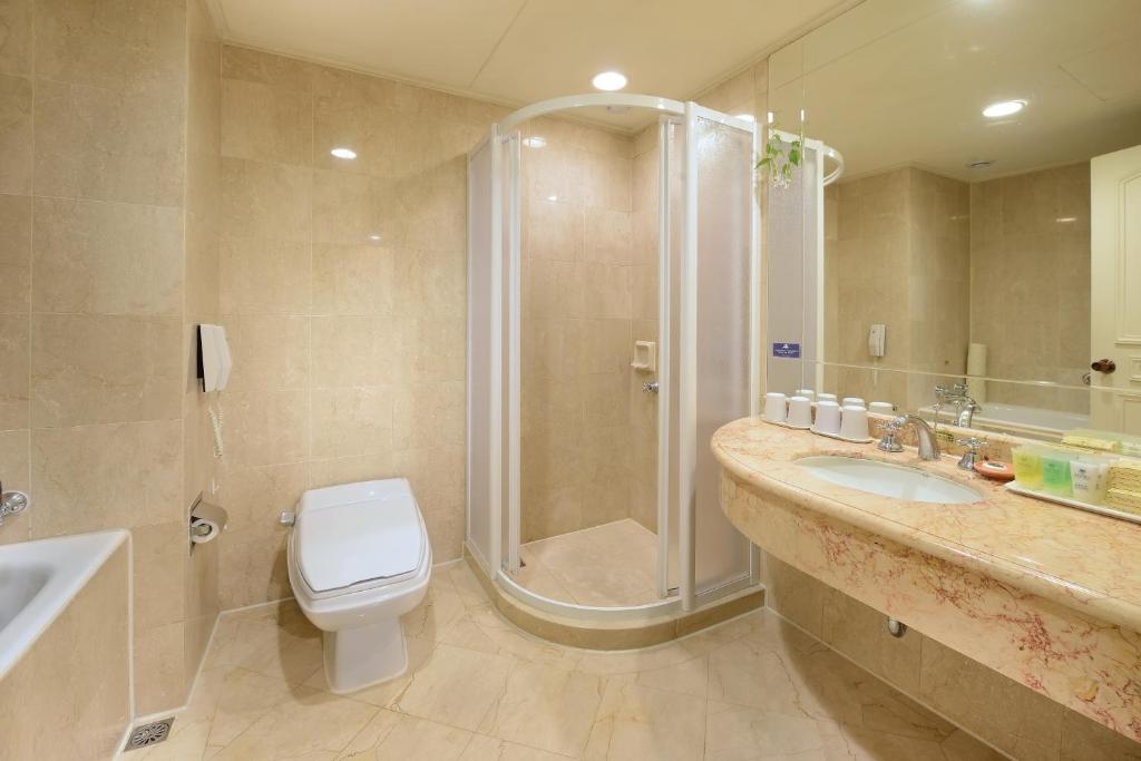 Koupelna v ubytování Le Midi Hotel Chitou