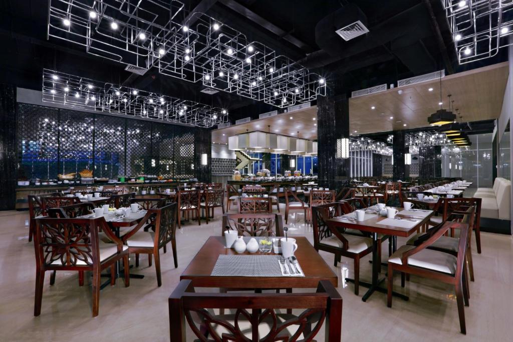 Aston Pasteur餐厅或其他用餐的地方