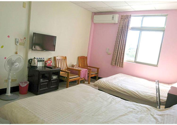 Hsin Sheng Taitung - Viervoudige Kamer Met Gedeelde Badkamer