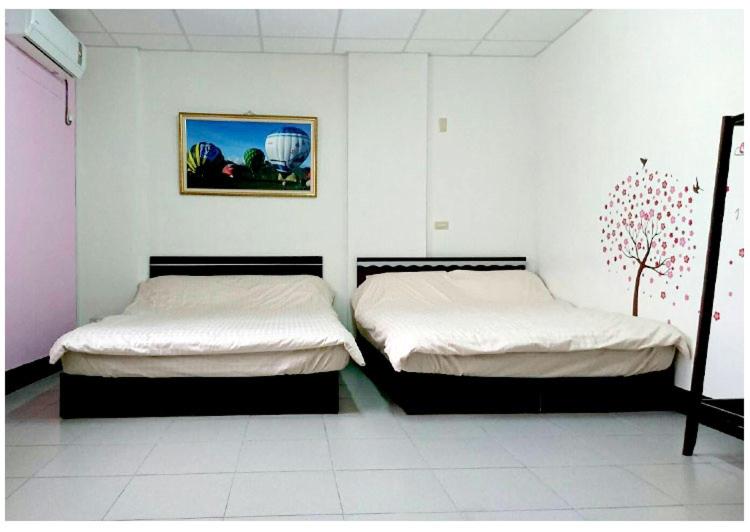 Hsin Sheng Taitung - Viervoudige Kamer Met Uitzicht Op De Bergen