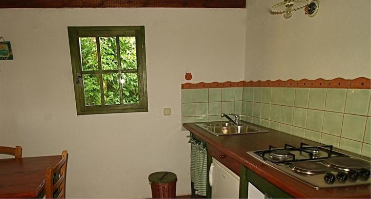 Kuchyňa alebo kuchynka v ubytovaní Apartments Cvita