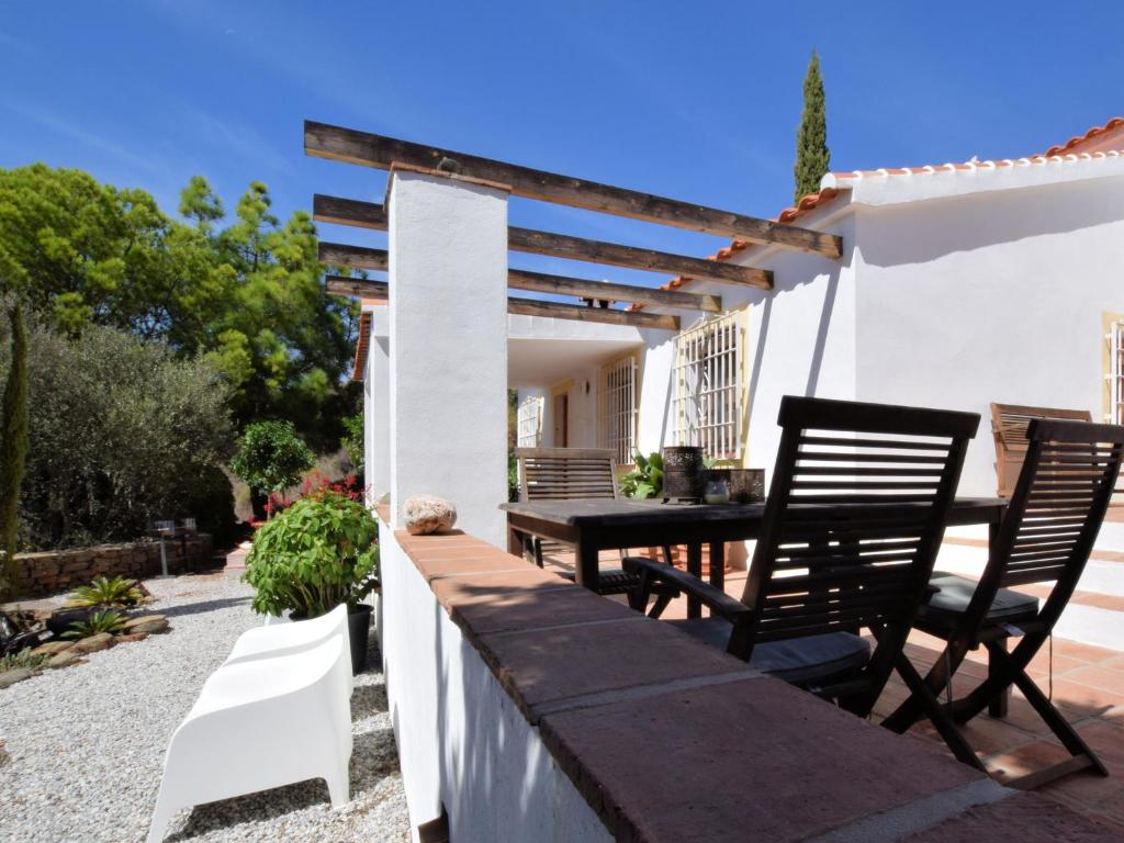 Splendid Villa with in Sayalonga Swimming Pool, Sayalonga ...