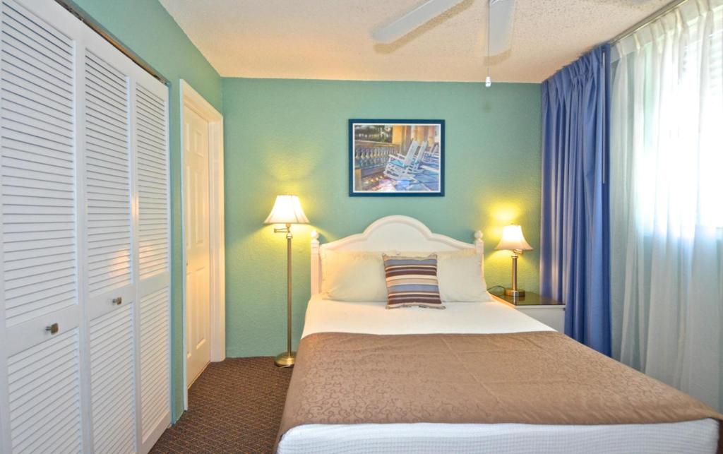 Sunrise Suites Big Kahuna Suite #202