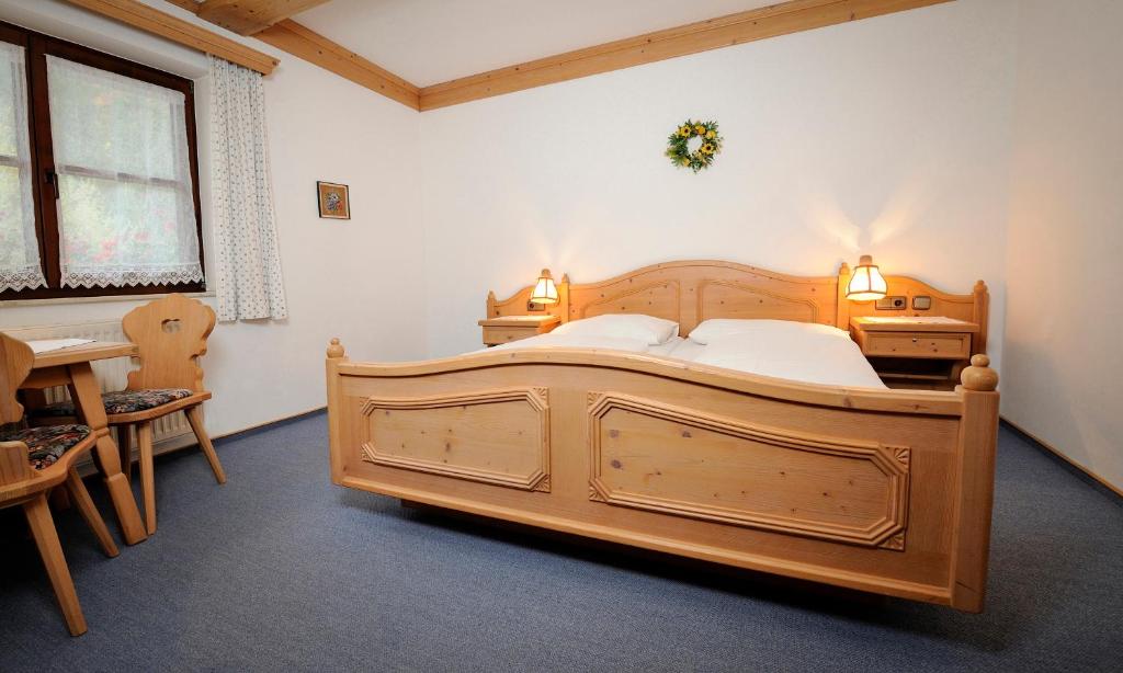 Postel nebo postele na pokoji v ubytování Kalßwirt