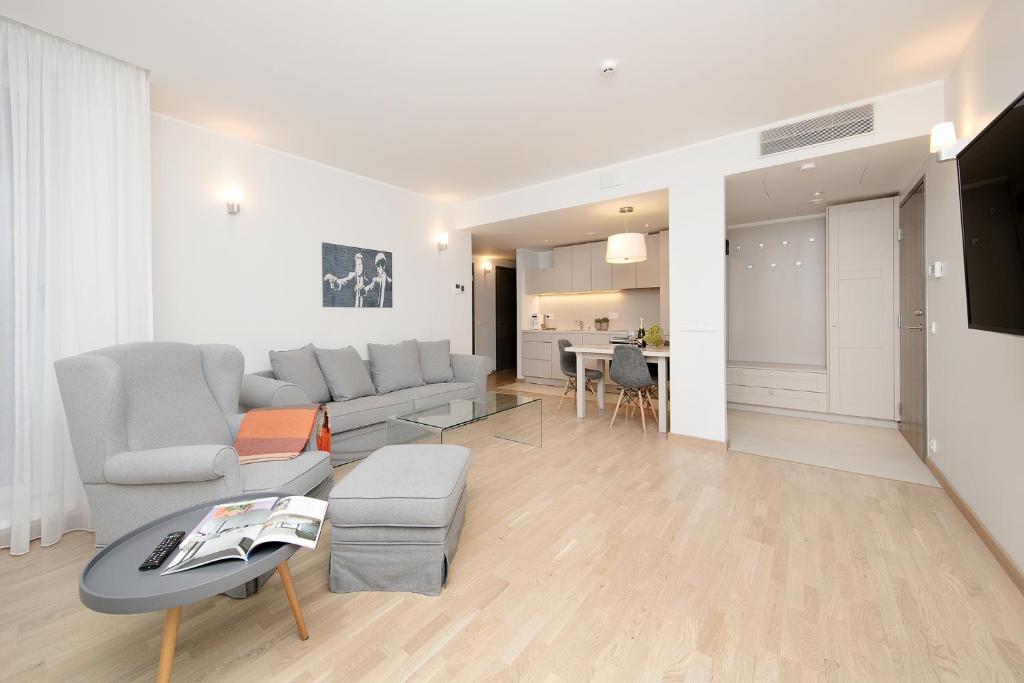 8ERA Business Executive Rotermanni Apartments - 2-Bedroom Apartment With Balcony 20