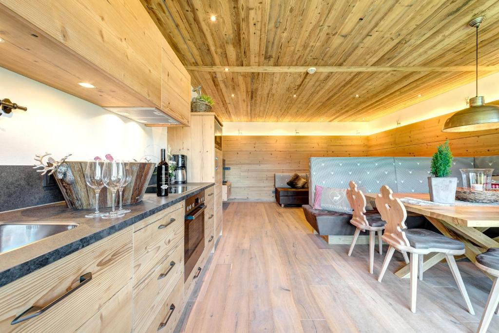 Una cocina o kitchenette en Rufana Lodge
