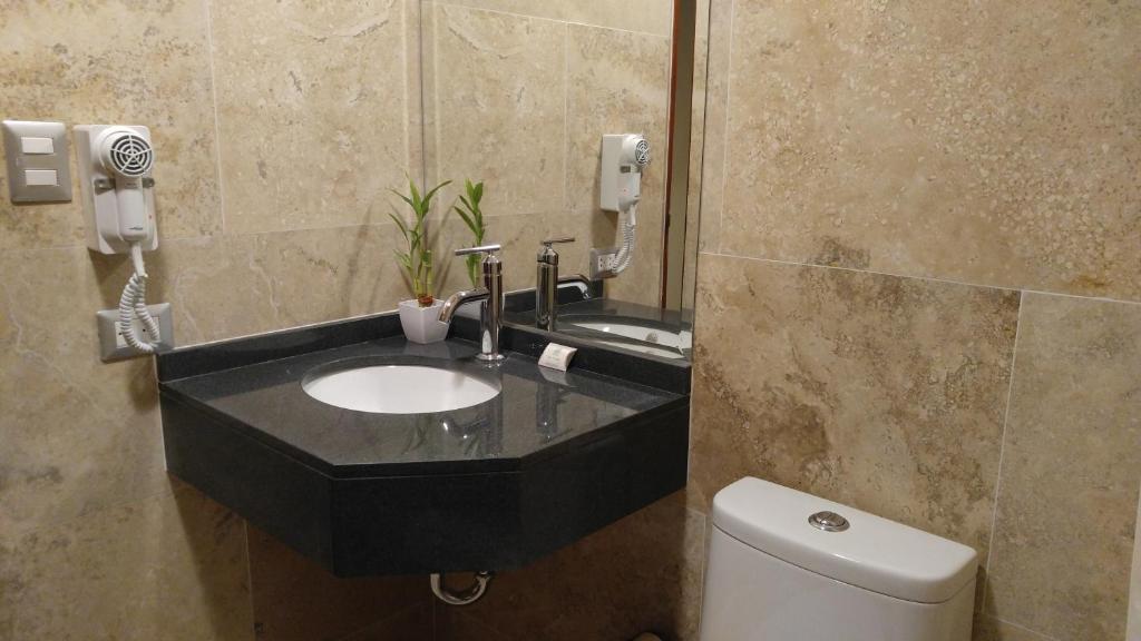 Koupelna v ubytování Hotel Las Lomas