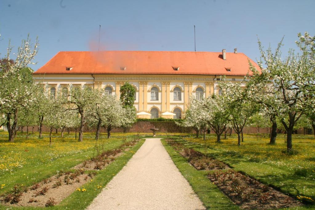 Zahrada ubytování Hotel DAH-Inn