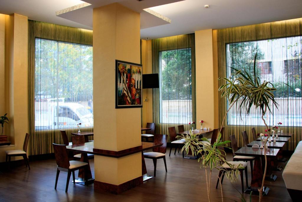 Restaurace v ubytování Burcman Hotel