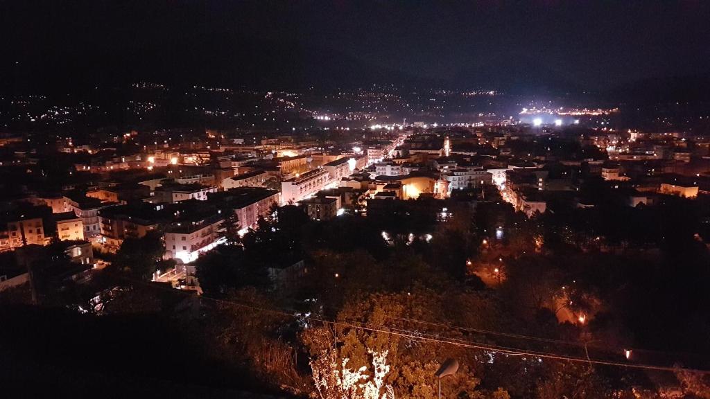 Vista generica su Cassino o vista sulla città dall'interno dell'appartamento