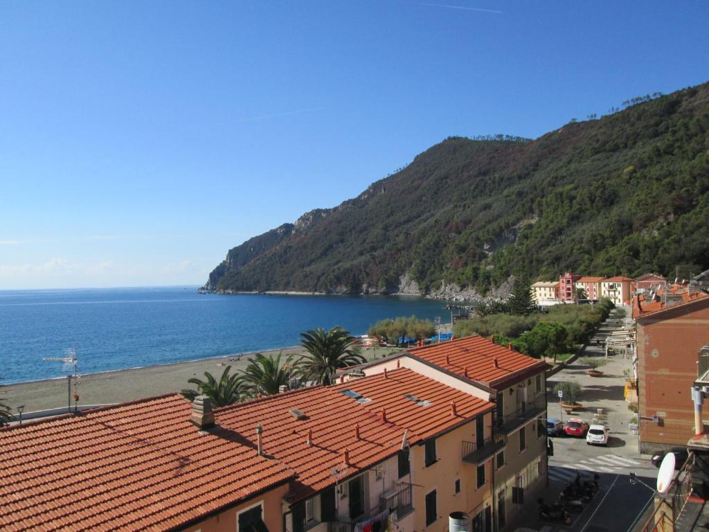 Tra Cielo e Mare - Housity