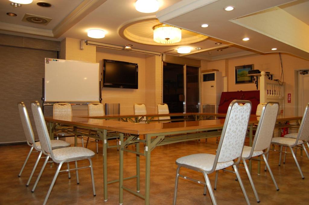 TV a/nebo společenská místnost v ubytování Hotel Tateshina