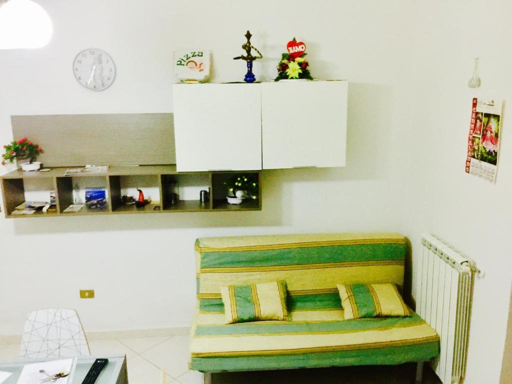 Zdjęcie z galerii obiektu Miseria e Nobiltà Apartment CHECK-IN FROM 12 00 TO 15 00 w mieście Neapol