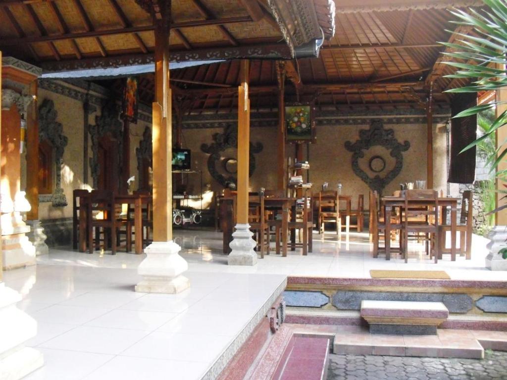Restaurace v ubytování Adus Beach Inn