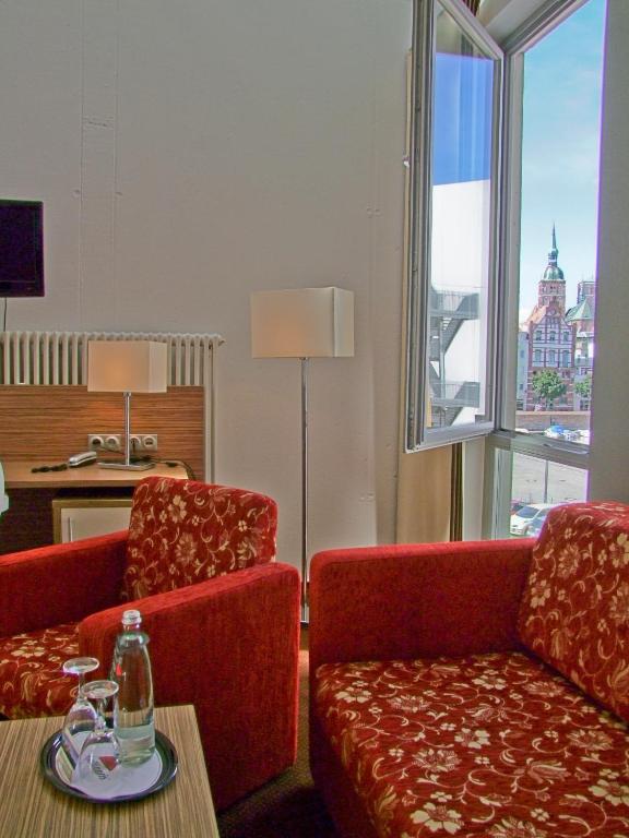 Posezení v ubytování Hiddenseer Hotel