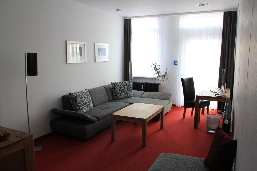 Posezení v ubytování Hiddenseer Hotel